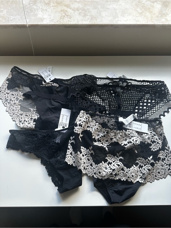 intimissimi Other - Intimissimi Set of 5 Panty Briefs detailed Silk, Lace and More Sz. M Black